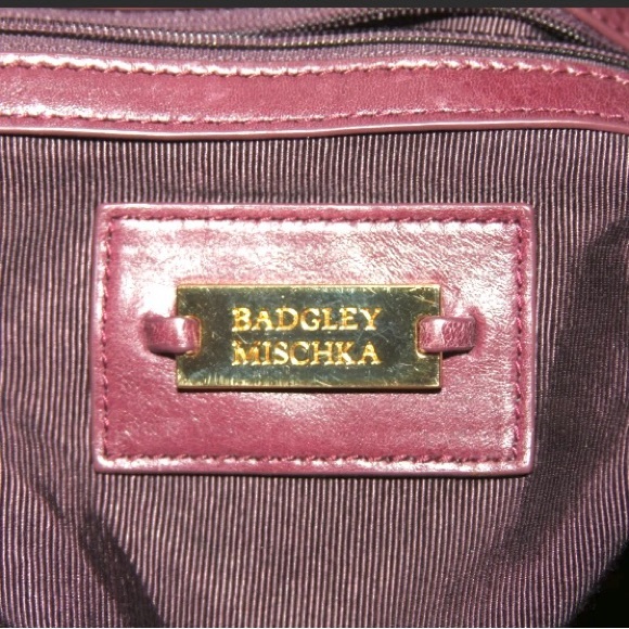 Badgley Mischka Burgundy Leather Shoulder Bag Tote Side Pockets Hang Tag XC - Picture 8 of 9
